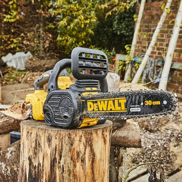 Аккумуляторная пила цепная DeWalt DCM565N-XJ