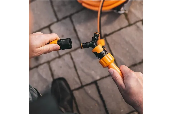 Коннектор Fiskars автостоп 19мм 3/4 1023671