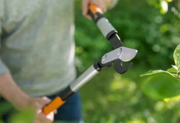 Сучкорез Fiskars PowerGearX LX92  плоскостной 1020186