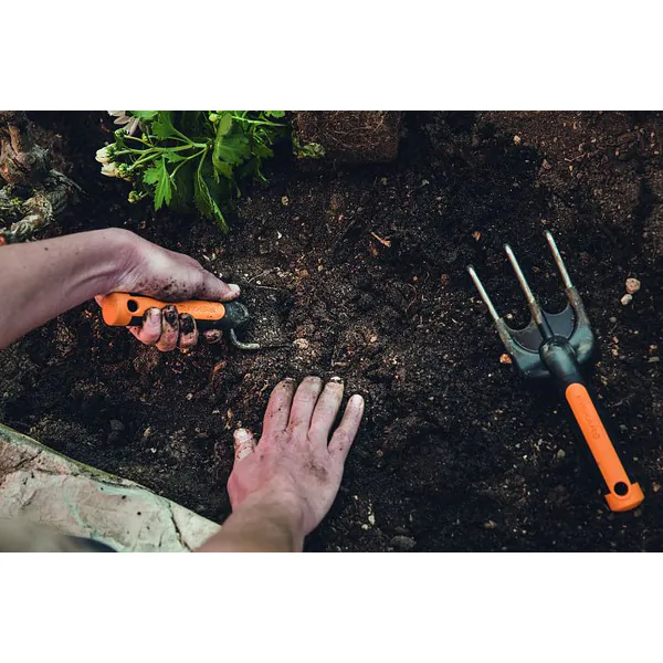 Совок Fiskars Premium Planters 1000727