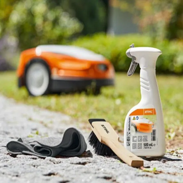 Комплект Stihl Care&Clean для ухода газонокосилкой 0782-516-8600