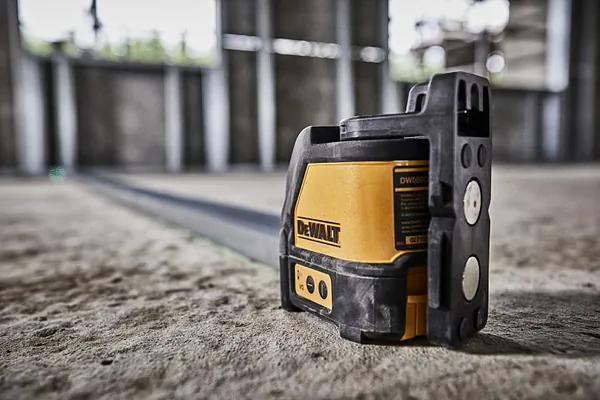 Нивелир лазерный DeWalt DW 088 CG-XJ