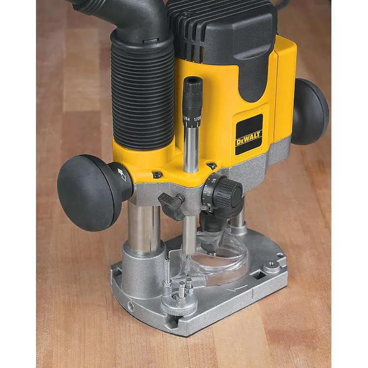 Фрезер DeWalt DW621