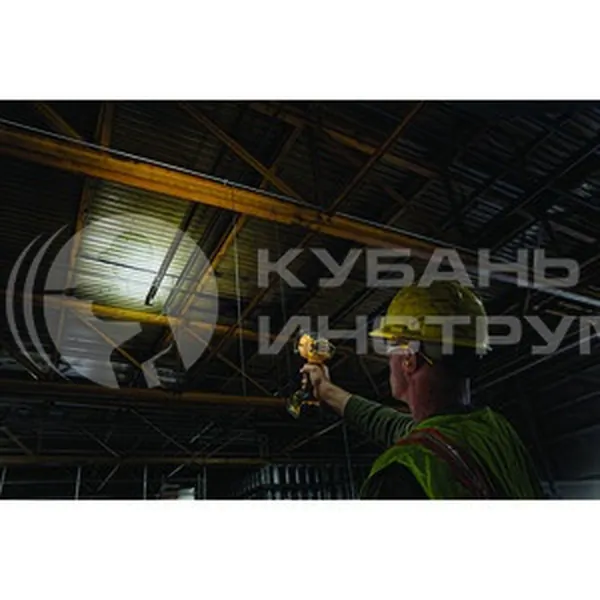 Аккумуляторный фонарь DeWalt DCL043 18В XR (без АКБ и ЗУ)