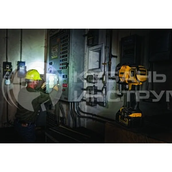 Аккумуляторный фонарь DeWalt DCL043 18В XR (без АКБ и ЗУ)