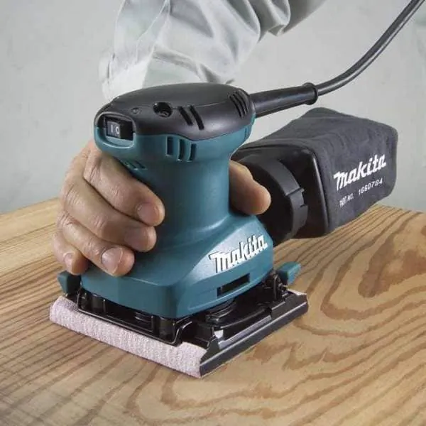 Вибрационная шлифовальная машина Makita BO 4557