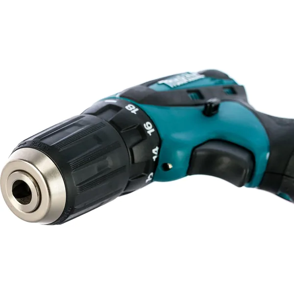 Аккумуляторная дрель-шуруповерт Makita DF330DWE