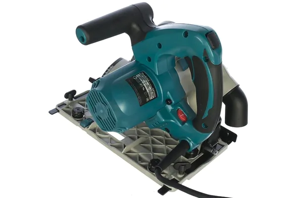 Пила дисковая Makita SP 6000