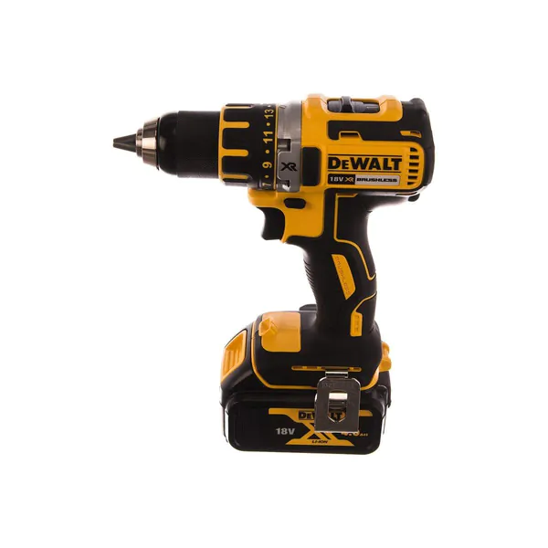 Аккумуляторная дрель-шуруповерт DeWalt DCD790M2