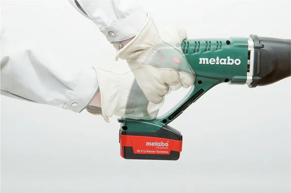 Аккумуляторная сабельная пила Metabo ASE 18 LTX  без АКБ и ЗУ  602269850