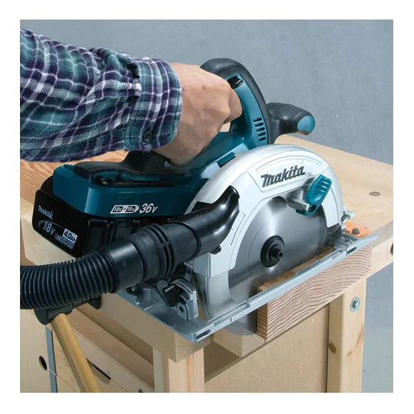 Аккумуляторная дисковая пила Makita DHS 710 RM2J