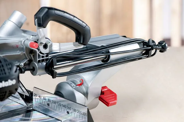 Пила торцовочная Metabo KGS 305 M 619305000