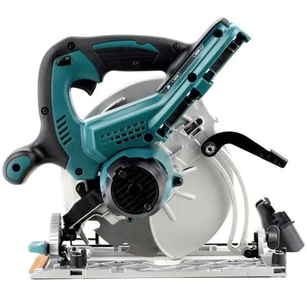 Аккумуляторная дисковая пила Makita DHS 710 Z