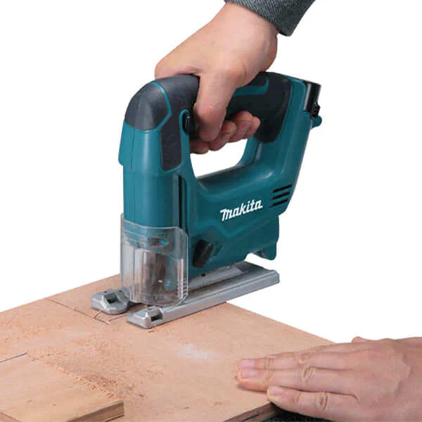 Аккумуляторный лобзик Makita JV 100 DZ