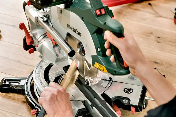 Пила торцовочная Metabo KGSV 72 Xact SYM 612216000