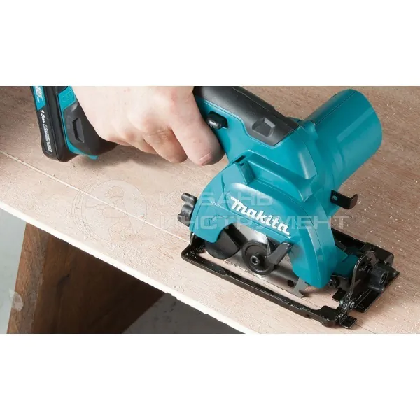 Аккумуляторная дисковая пила Makita HS 301 DZ