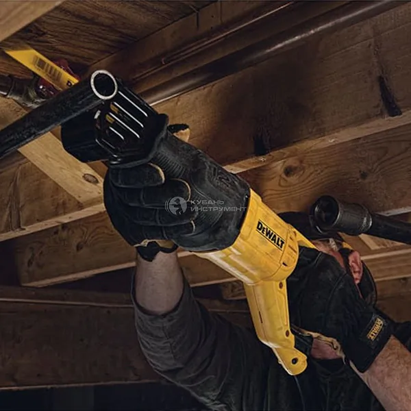 Пила сабельная DeWalt DWE305PK-QS