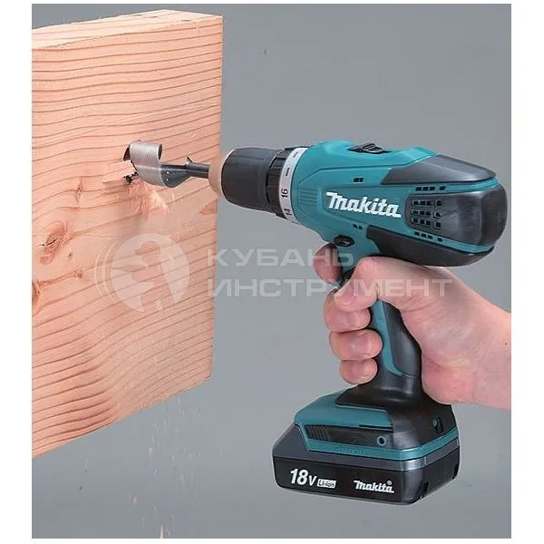 Аккумуляторная дрель-шуруповерт Makita DF457DWLE