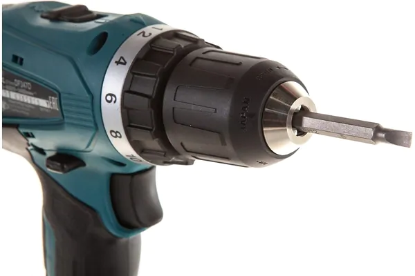 Аккумуляторная дрель-шуруповерт Makita DF347DWLE