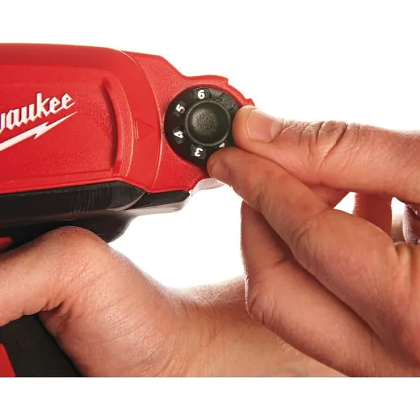 Аккумуляторный клеевой пистолет Milwaukee M12 PCG/600A-0 4933441786