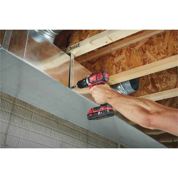 Аккумуляторная дрель-шуруповерт Milwaukee M18 BDD-202С Li-Ion2Ач 4933443555