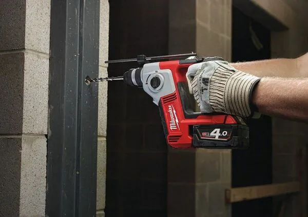 Аккумуляторный перфоратор Milwaukee M18 BH-0 4933443320