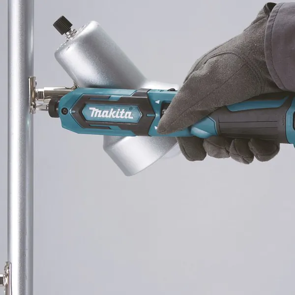 Аккумуляторная отвертка Makita TD 022 DSE