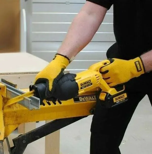 Полотно для сабельной пилы по металлу DeWalt S1122BF 203*1,8 (5шт) DT2353-QZ