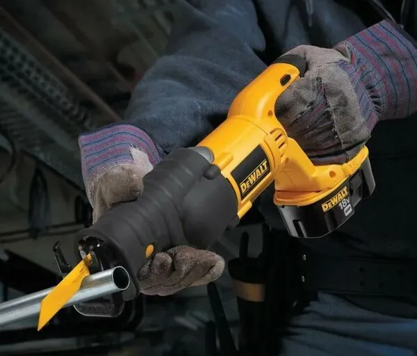 Полотно для сабельной пилы по металлу DeWalt S1122BF 203*1,8 (5шт) DT2353-QZ