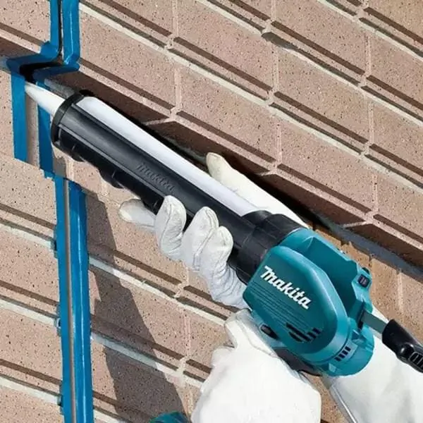 Аккумуляторный пистолет для герметика Makita CG 100 DZA