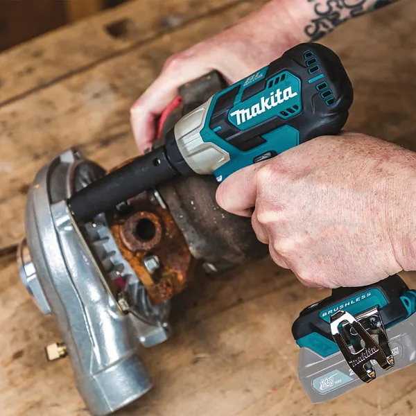 Аккумуляторный гайковерт Makita TW 161 DWAE