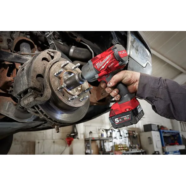 Аккумуляторный гайковерт Milwaukee M18 FHIWF12-502X FUEL (Li-Ion5Ач) 4933459696