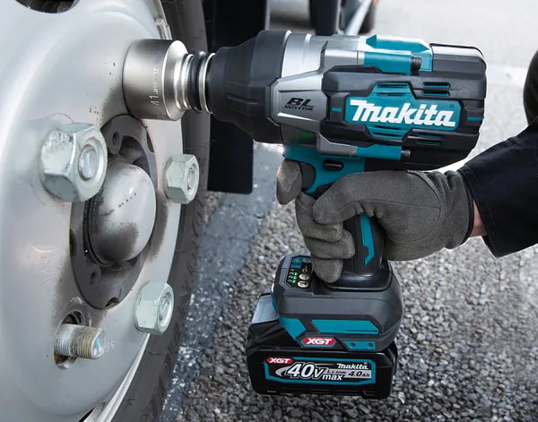 Аккумуляторный гайковерт Makita TW001GM201