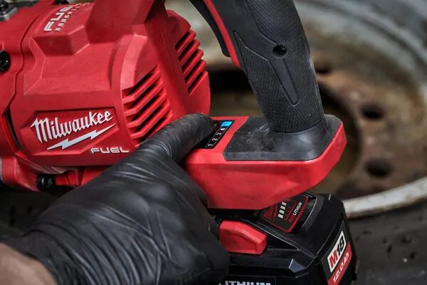 Аккумуляторный гайковерт Milwaukee M18 ONEFHIWF1D-121C 4933471756