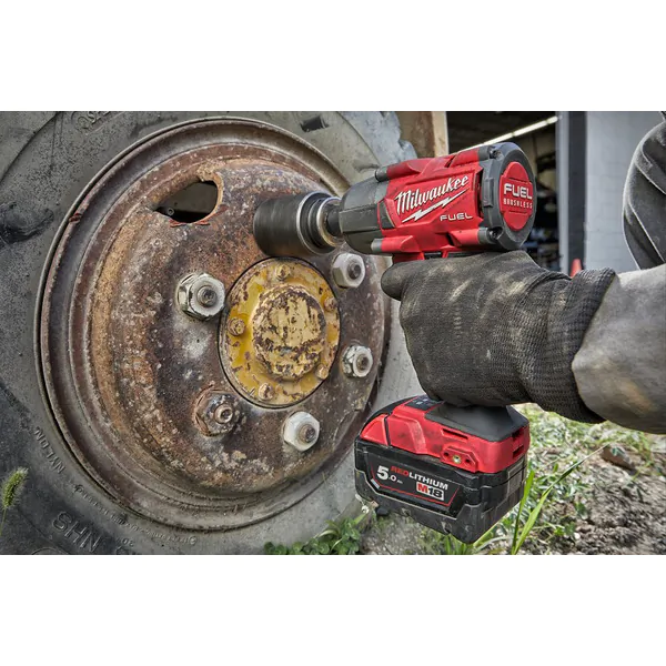 Аккумуляторный гайковерт Milwaukee M18 FMTIW2F12-502X FUEL 4933478450