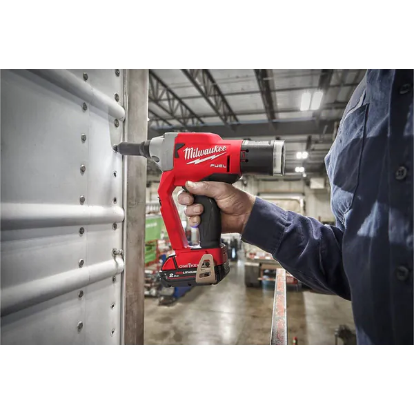 Аккумуляторный заклепочник Milwaukee M18 ONEFPRT-202X 4933478602