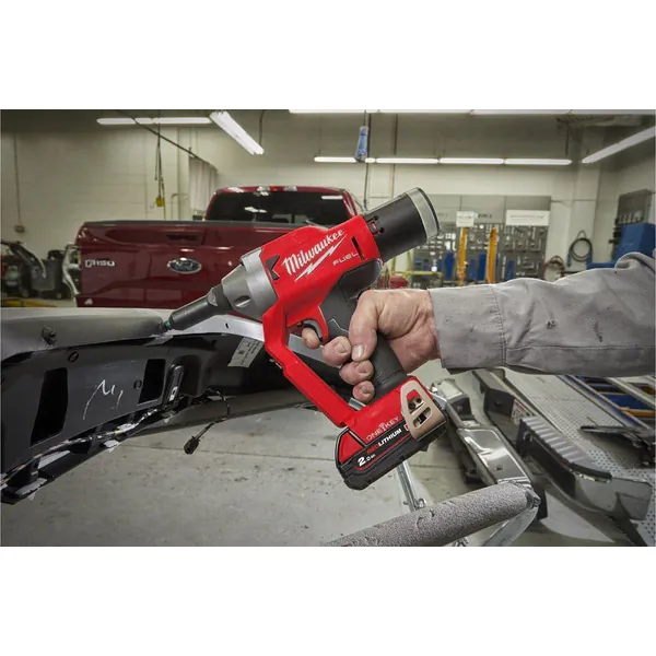 Аккумуляторный заклепочник Milwaukee M18 ONEFPRT-202X 4933478602