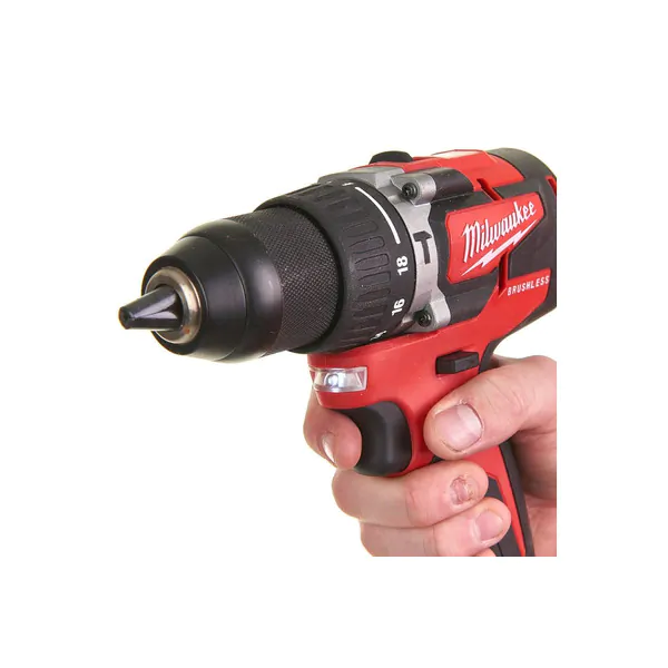 Аккумуляторный набор Milwaukee M18 CBLPP2A-402C 4933464536