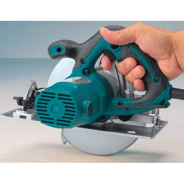 Пила дисковая Makita HS 7600