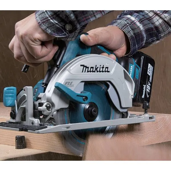 Аккумуляторная дисковая пила Makita DHS 680 Z