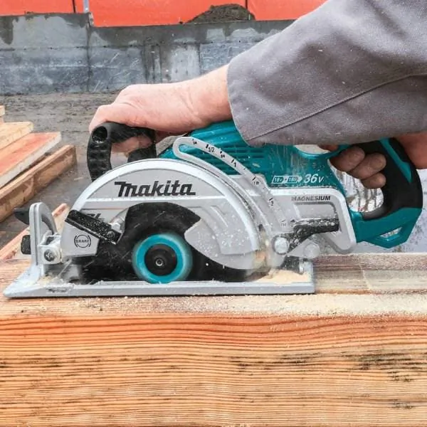 Аккумуляторная дисковая пила Makita DRS 780 Z