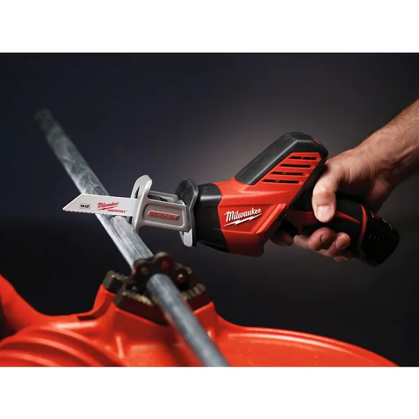 Аккумуляторная сабельная пила Milwaukee M12 C12HZ-0 4933411925