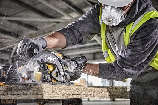 Аккумуляторная дисковая пила DeWalt DCS577N