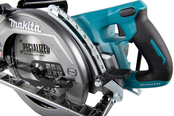 Аккумуляторная дисковая пила Makita RS002GZ