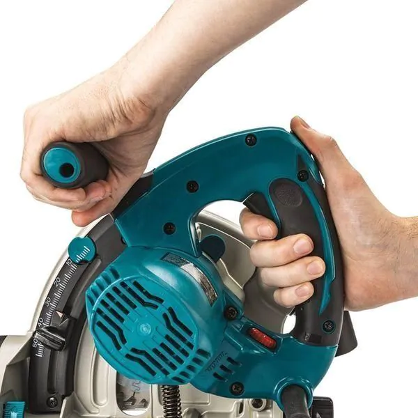 Пила дисковая Makita SP6000J