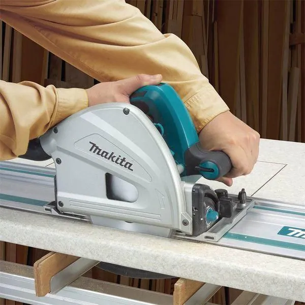 Пила дисковая Makita SP6000J