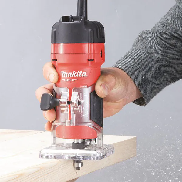 Фрезер Makita M3700