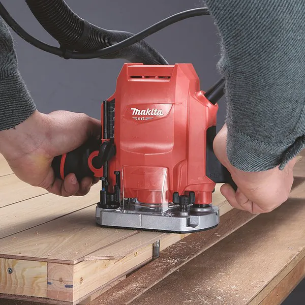 Фрезер Makita M3601