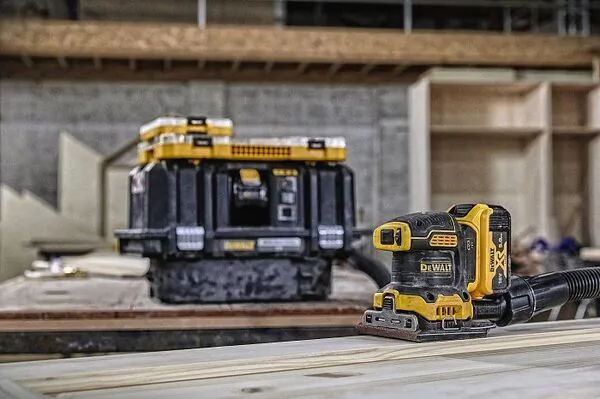 Аккумуляторная вибрационная шлифовальная машина DeWalt DCW200N (без АКБ и ЗУ)