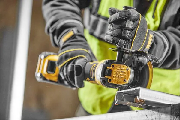 Аккумуляторная угловая шлифовальная машина DeWalt DCG409VSNT-XJ